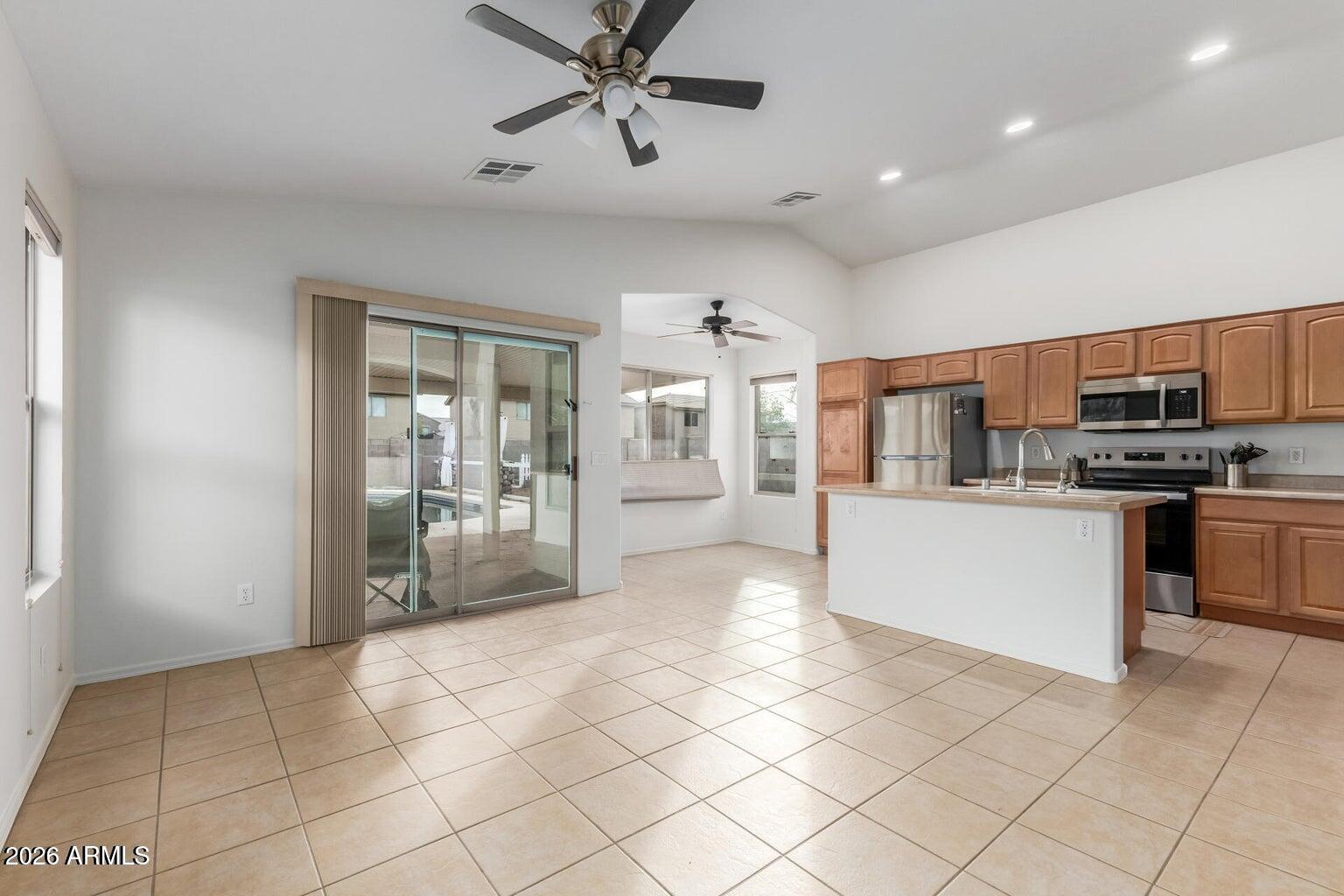 17231 West Durango Street Goodyear, AZ 85338 - Photo 14 of 31 20260122130206890524000000-o