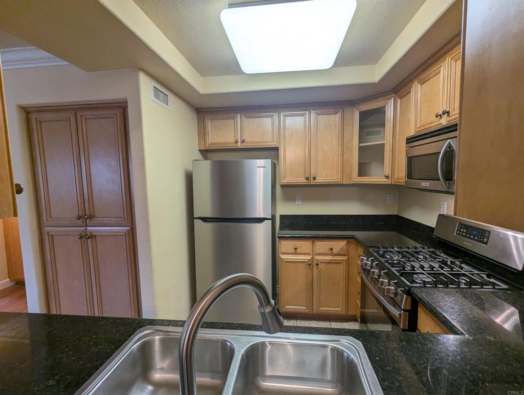 5057 Los Morros Way, Unit 112 Oceanside, CA 92057 - Photo 4 of 30