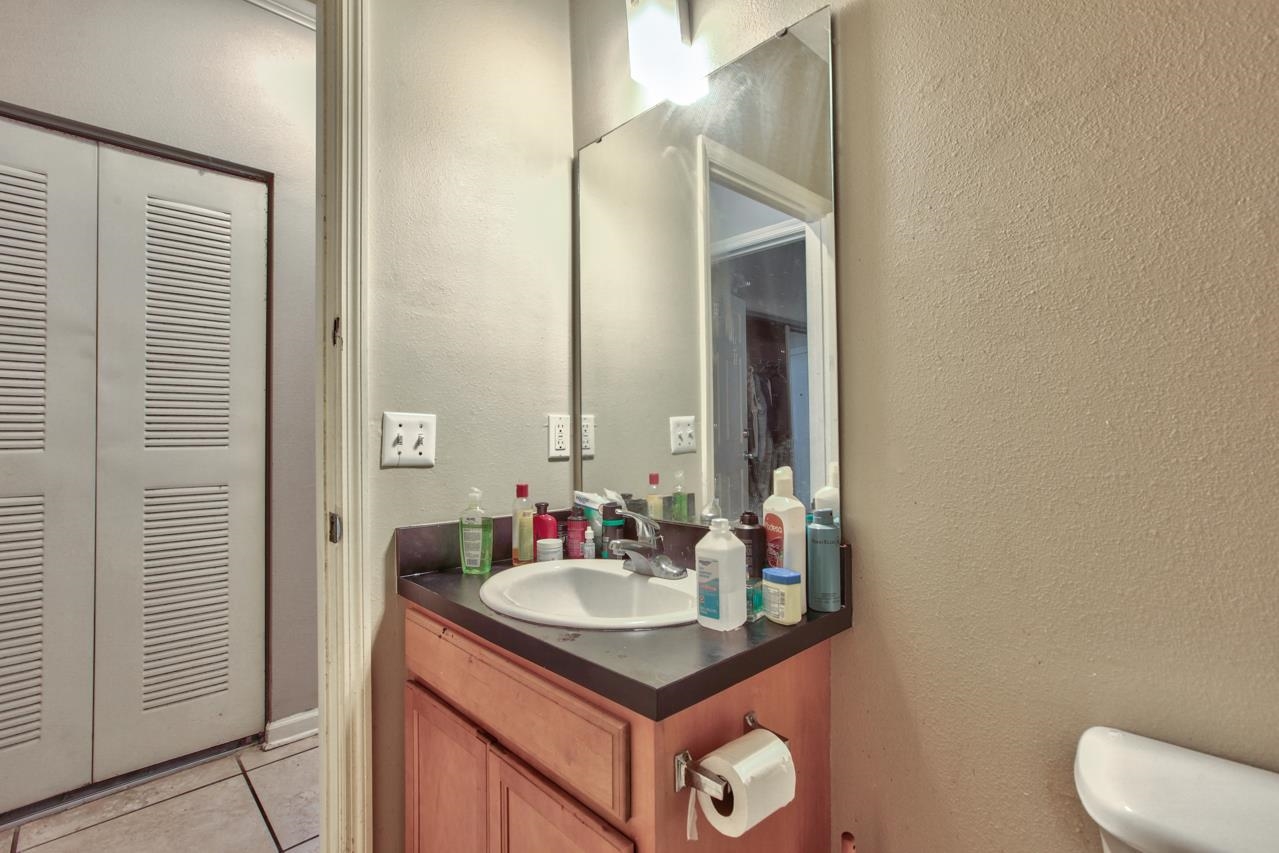 1417 Pullen Road, Unit 302 Tallahassee, FL 32303 - Photo 17 of 31