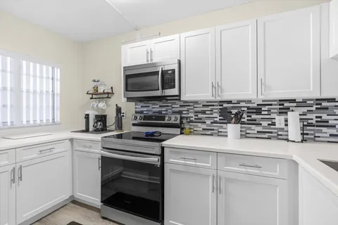 $205,000 | 9410 Poinciana Place, Unit 108, Davie, FL 33324