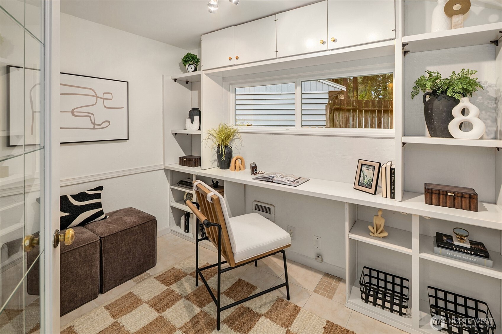 24315 104th Place West Edmonds, WA 98020 - Photo 14 of 29 a room with furniture a rug and a window