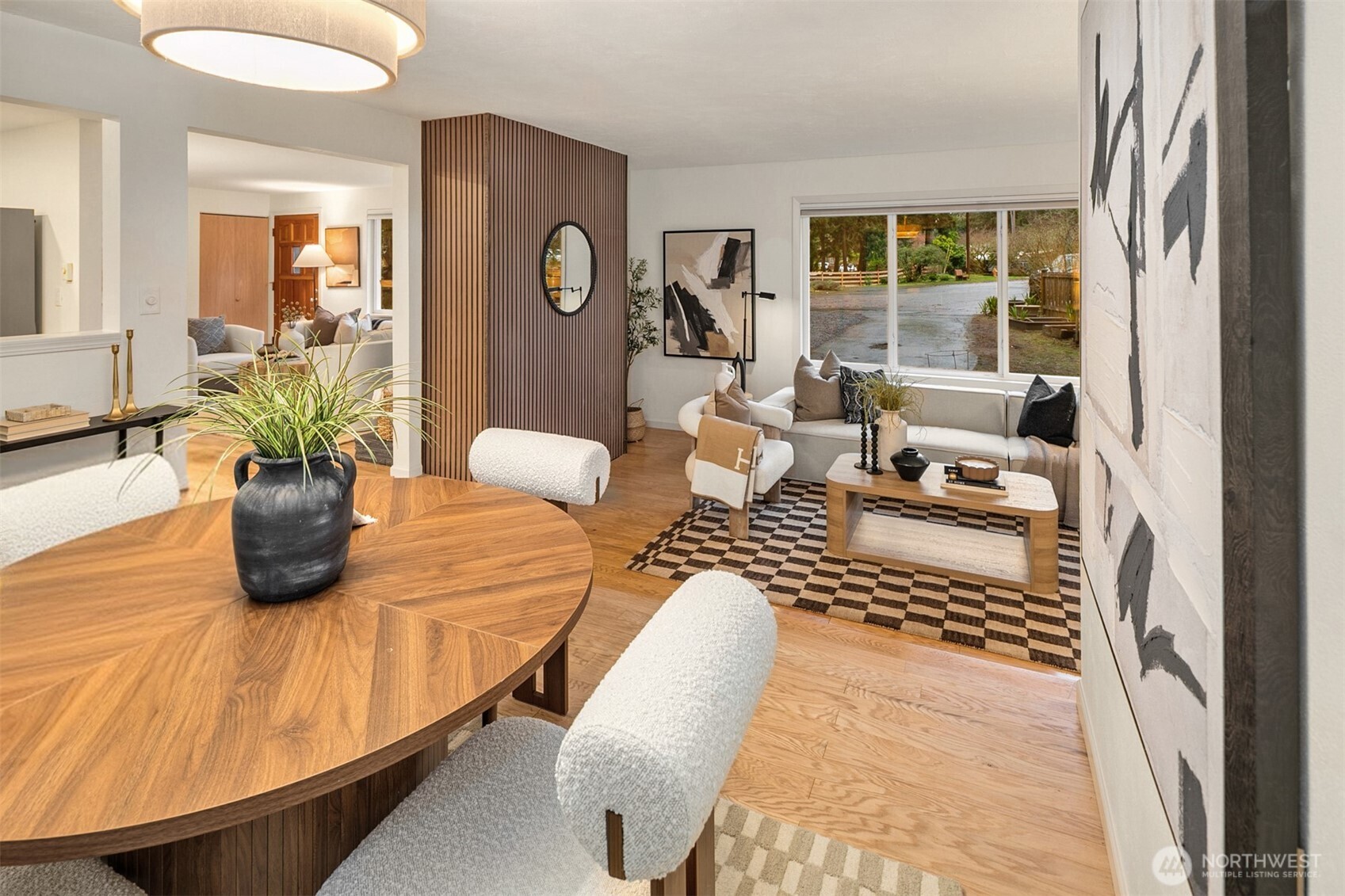 24315 104th Place West Edmonds, WA 98020 - Photo 16 of 29 a living room with furniture and a potted plant