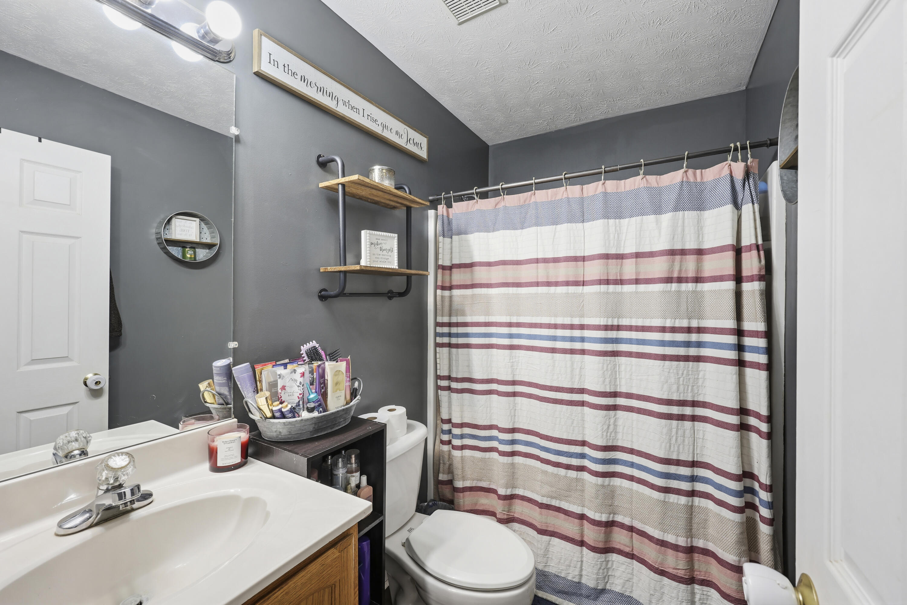 913 Meadow Hill Road Paris, KY 40361 - Photo 26 of 33 139A2358