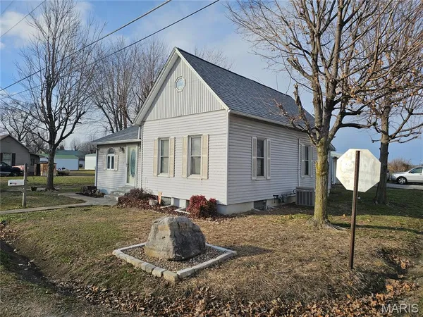 $135,000 | 307 East Jenkins Street, Steeleville, IL 62288