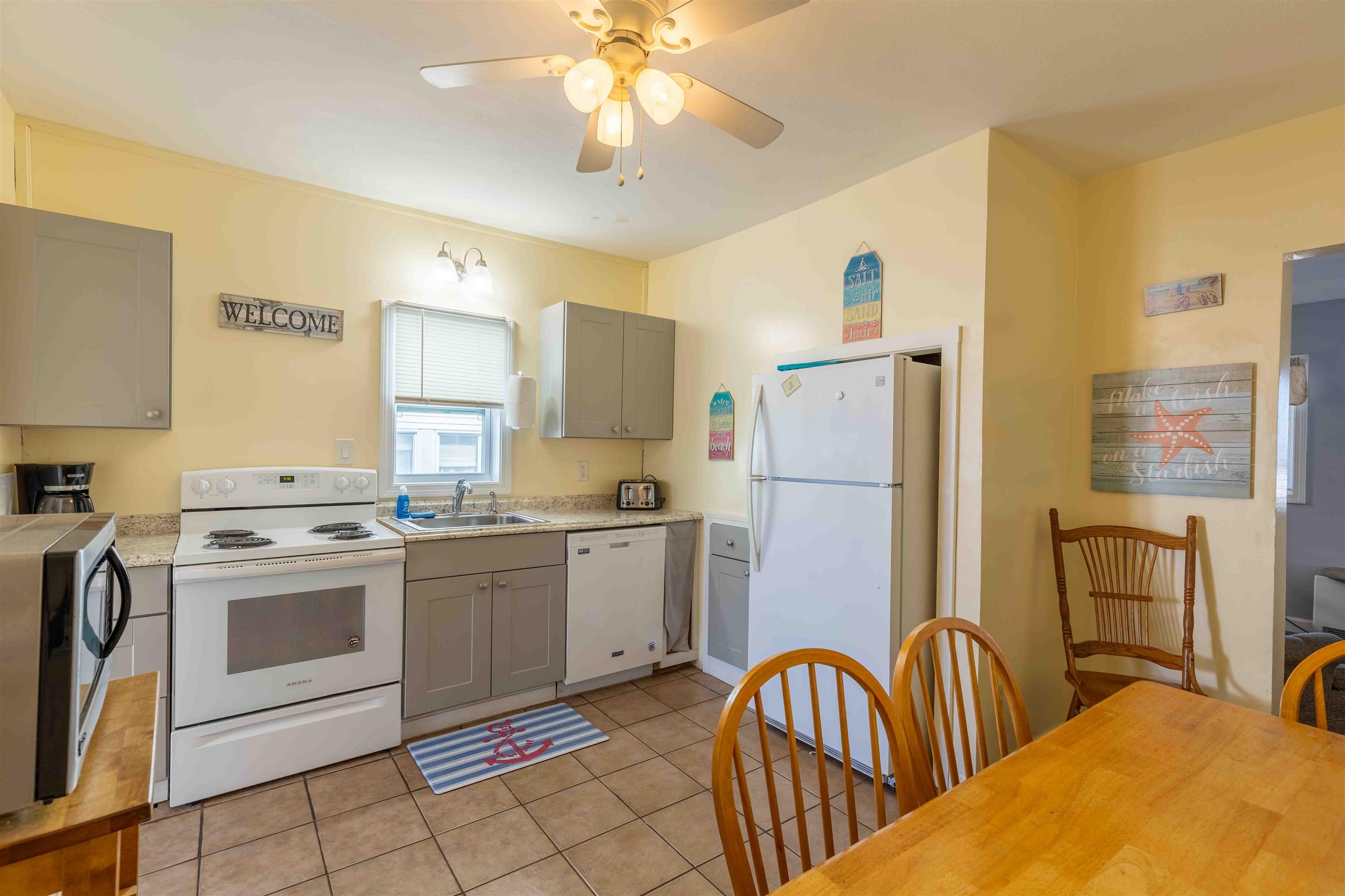19 F Street Hampton, NH 03842 - Photo 4 of 56