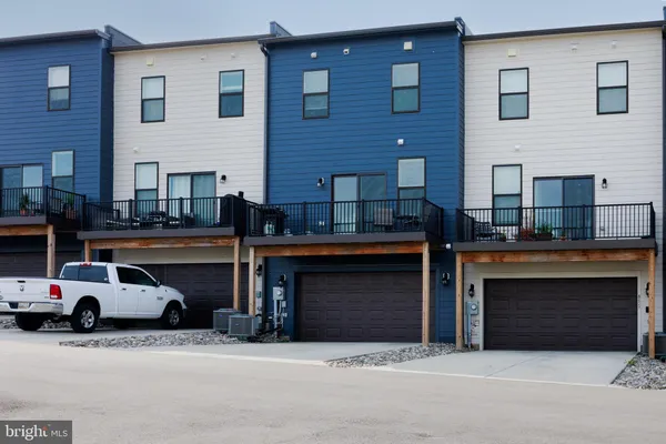 a car parked in front of a building
