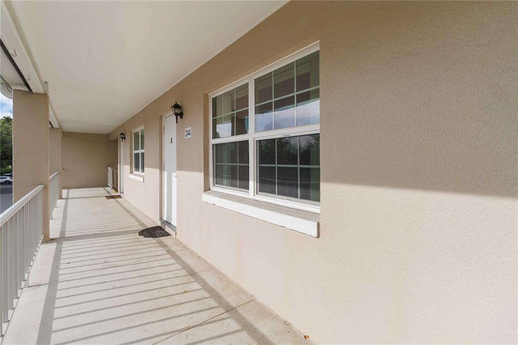 2500 Lee Road, Unit 244 Winter Park, FL 32789 - Photo 6 of 26 a bedroom with a bed and a window
