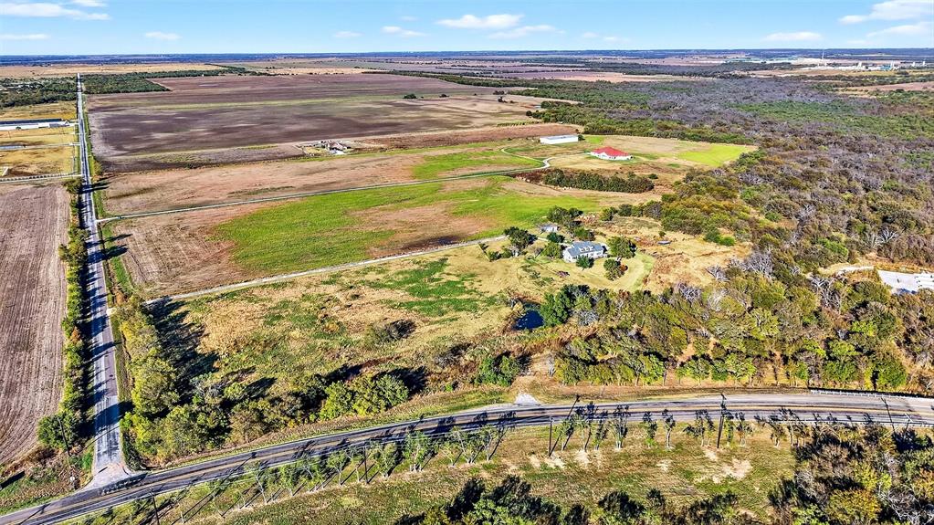120 Vaughan Lane Tioga, TX 76271 - Photo 18 of 21 a view of an ocean and a beach