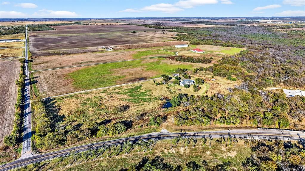 120 Vaughan Lane Tioga, TX 76271 - Photo 19 of 21 a view of an ocean and a beach