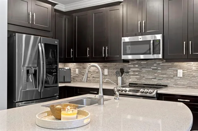 $3,450 | 8711 Terracina Lake Drive, Tampa, FL 33625