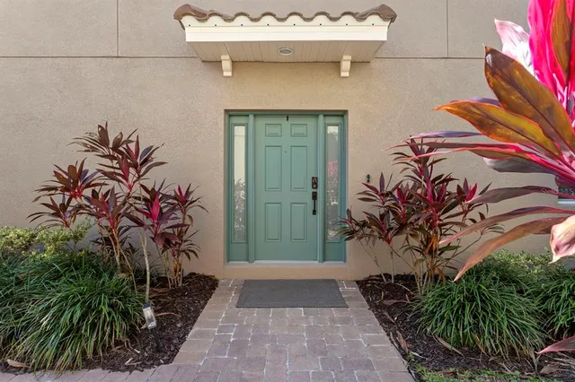 $3,450 | 8711 Terracina Lake Drive, Tampa, FL 33625