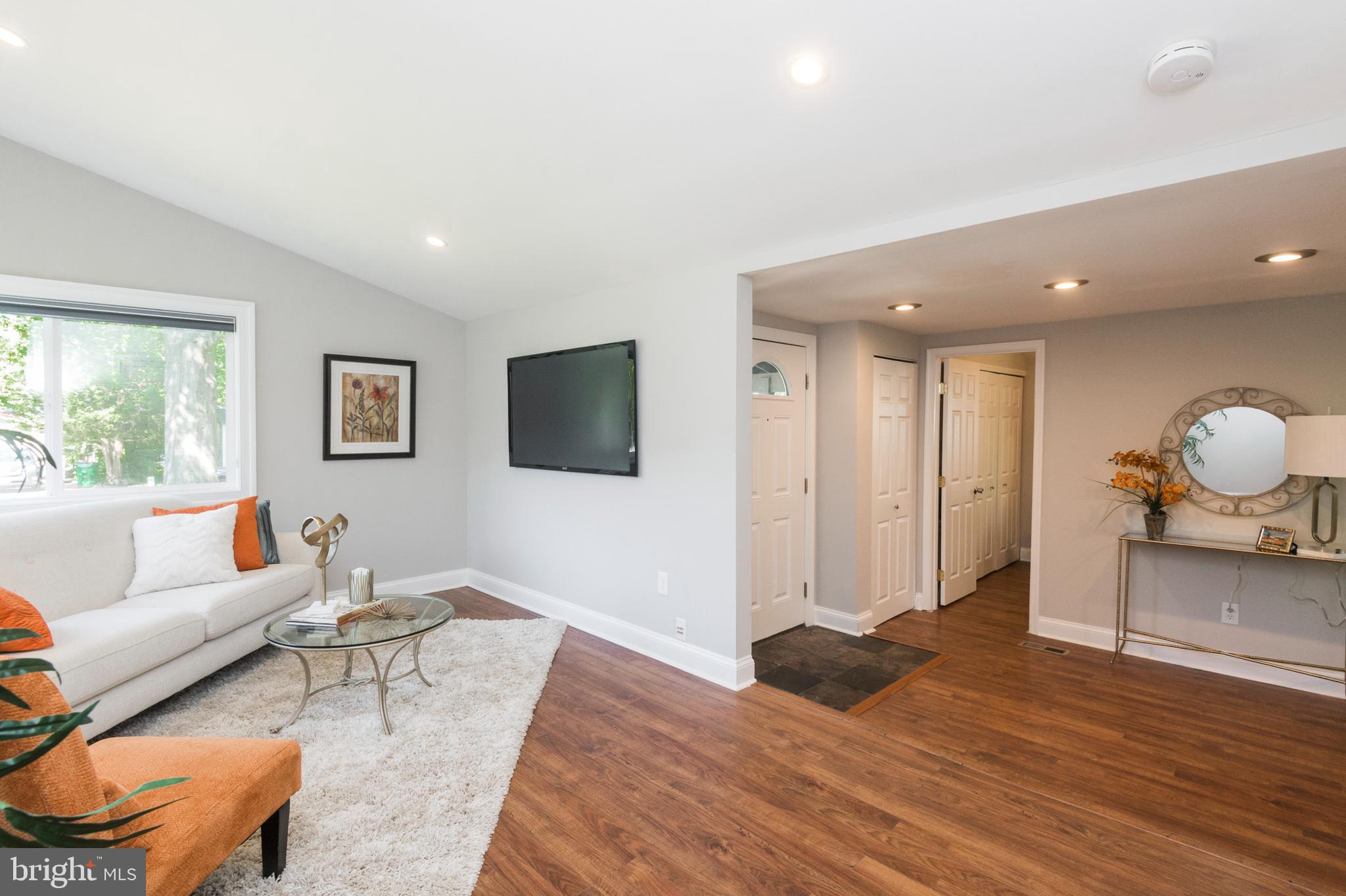 9353 Torrent Row Columbia, MD 21045 - Photo 11 of 40 Recessed lighting