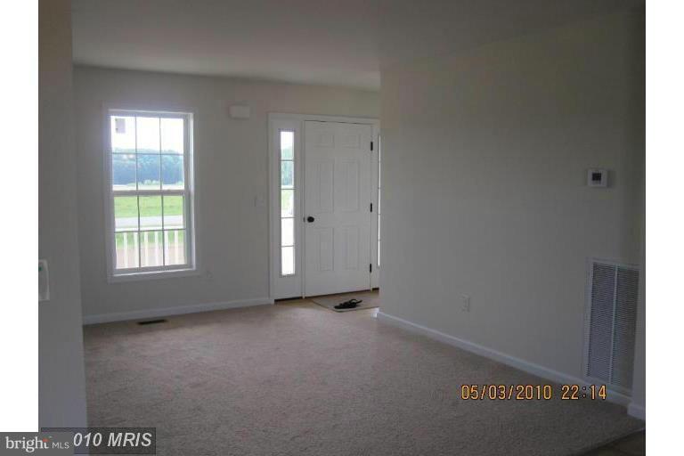 11354 Shane Circle Ridgely, MD 21660 - Photo 5 of 14 Living Room 2