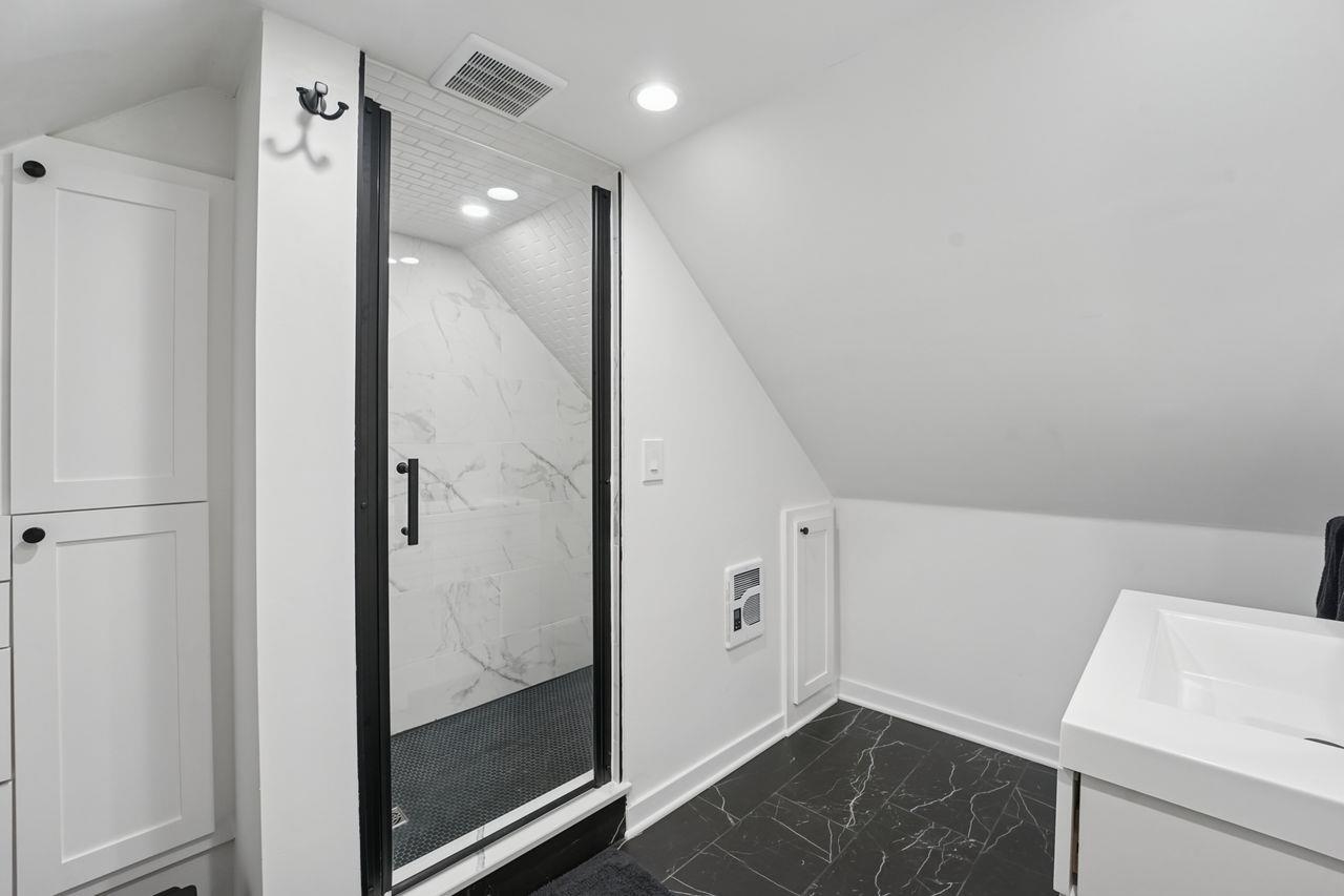 907 East 7th Street Duluth, MN 55805 - Photo 14 of 20