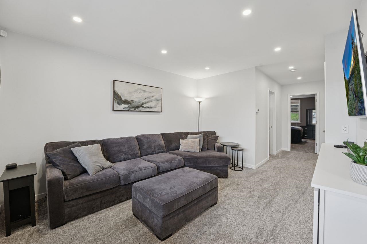 907 East 7th Street Duluth, MN 55805 - Photo 3 of 20