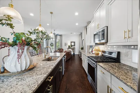 $515,000 | 2416 Couch Street, Houston, TX 77008