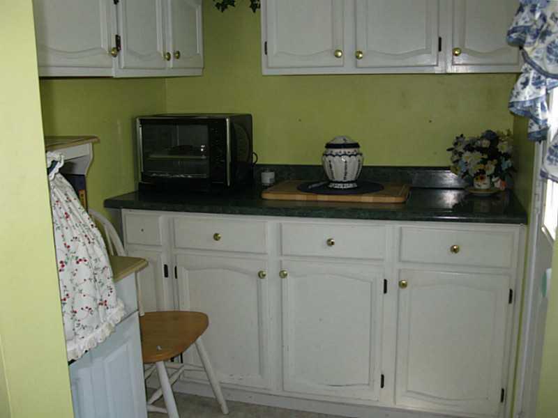 4963 Peoga Road Trafalgar, IN 46181 - Photo 3 of 15 Gallery Image 3