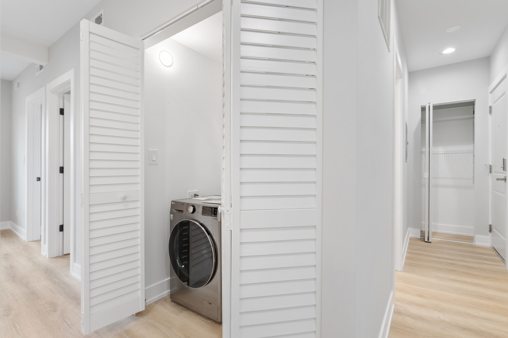 1554 West Juneway Terrace, Unit 3R Chicago, IL 60626 - Photo 8 of 19