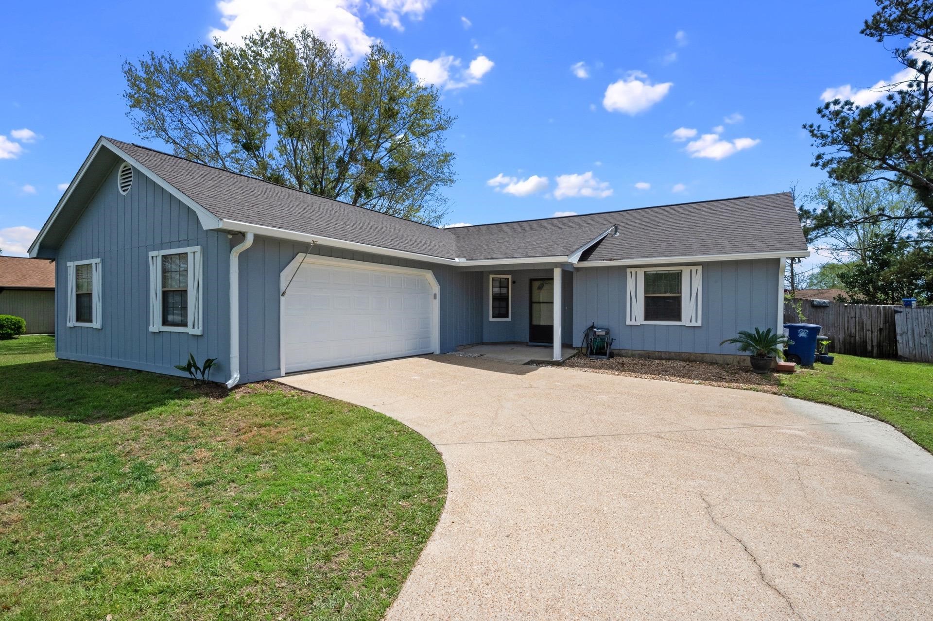 711 West Magnolia Avenue Foley, AL 36535 - Photo 1 of 24