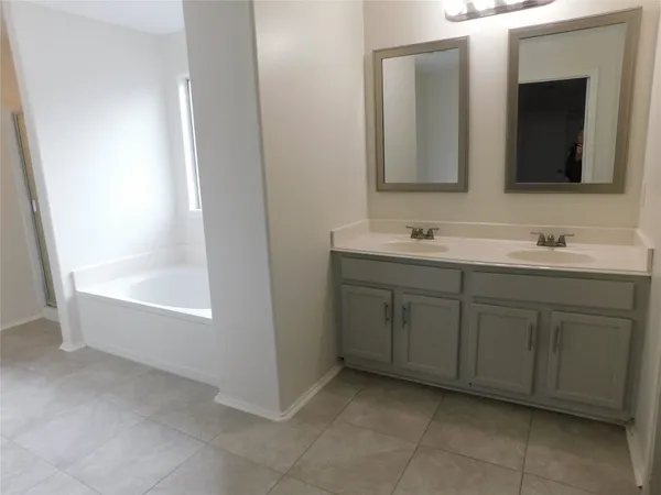$3,100 | 19130 Yaupon Ranch Drive, Cypress, TX 77433
