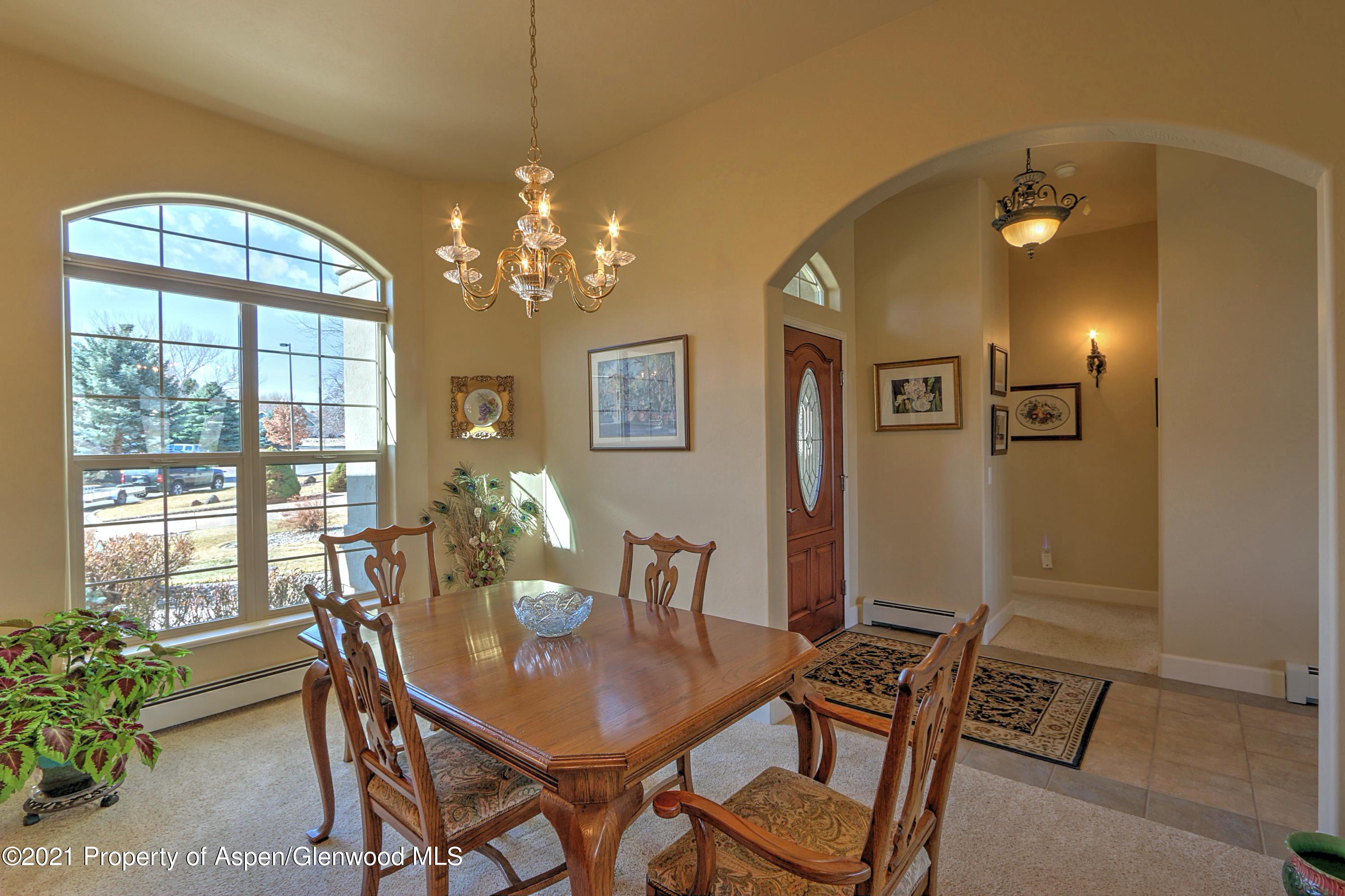 81 Ridge View Place Parachute, CO 81635 - Photo 5 of 36 Dining Room 1