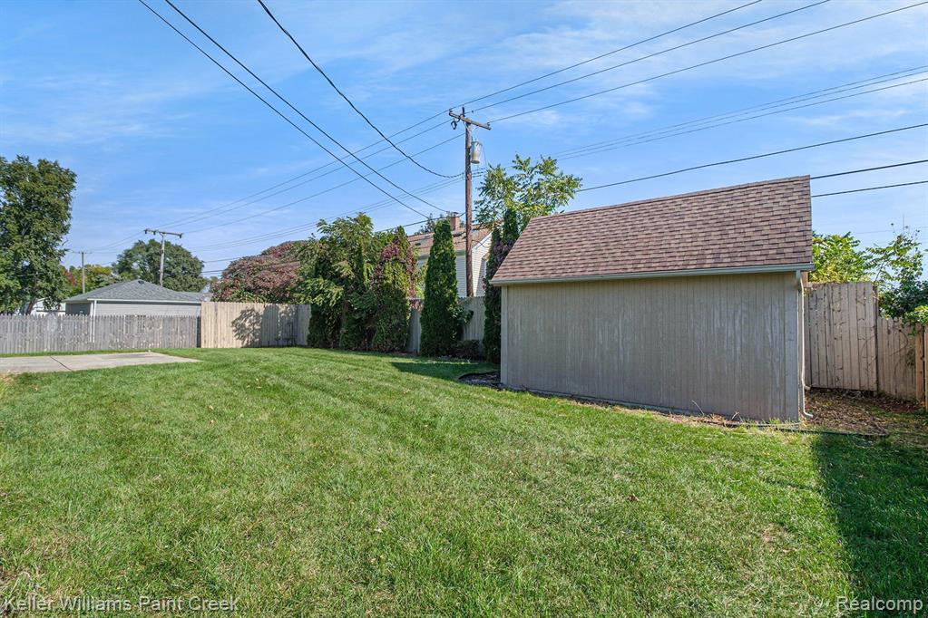 3141 Hessel Avenue Rochester Hills, MI 48307 - Photo 29 of 32