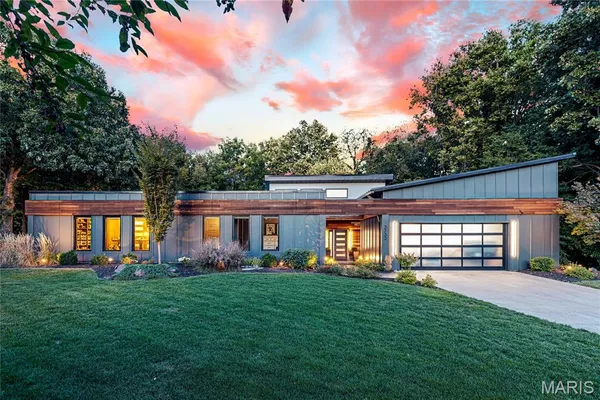 $1,195,000 | 3732 Runnymede Drive, St. Charles, MO 63301