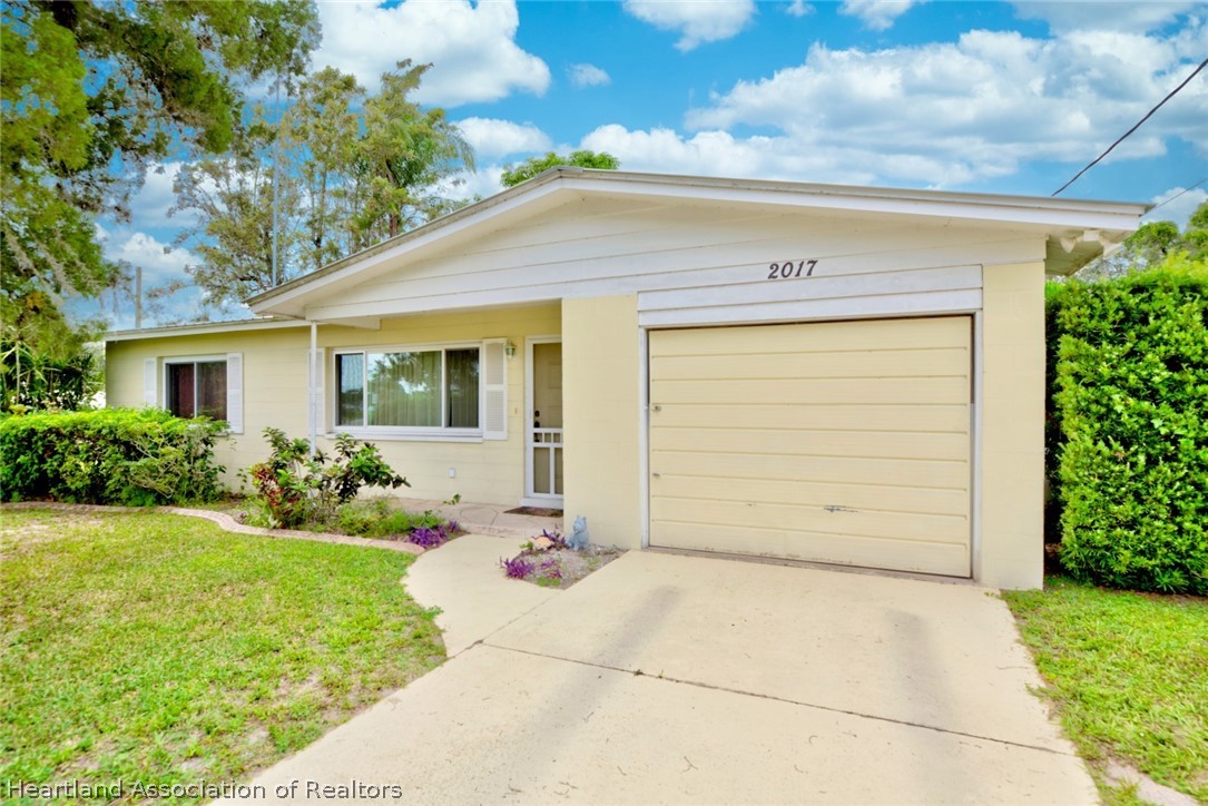 2017 Avalon Road Sebring, FL 33870 - Photo 1 of 36 Gallery Image 1