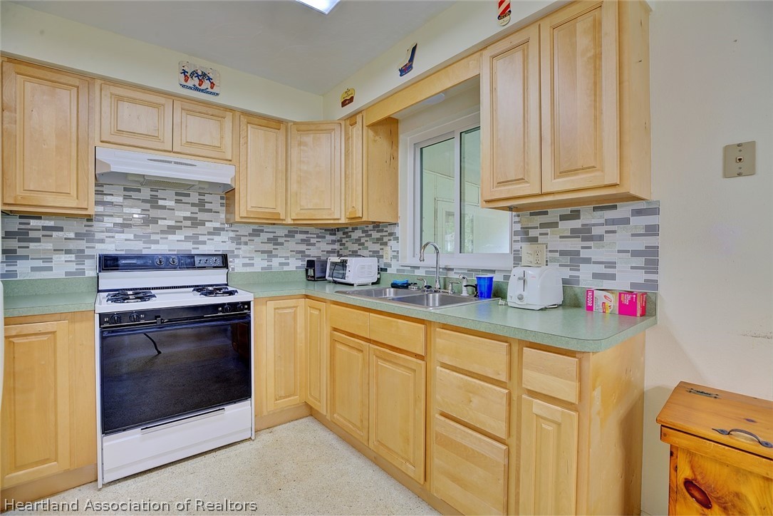 2017 Avalon Road Sebring, FL 33870 - Photo 8 of 36 Gallery Image 8