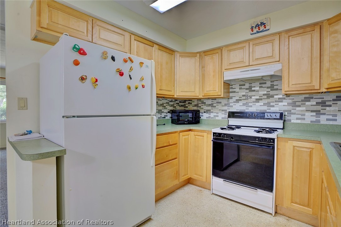 2017 Avalon Road Sebring, FL 33870 - Photo 9 of 36 Gallery Image 9
