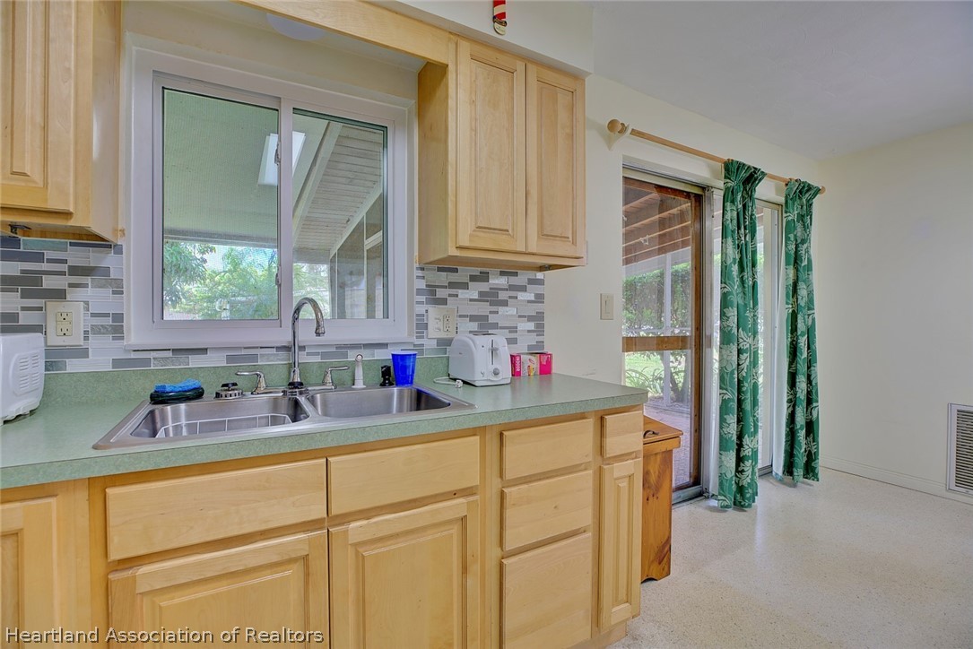 2017 Avalon Road Sebring, FL 33870 - Photo 10 of 36 Gallery Image 10