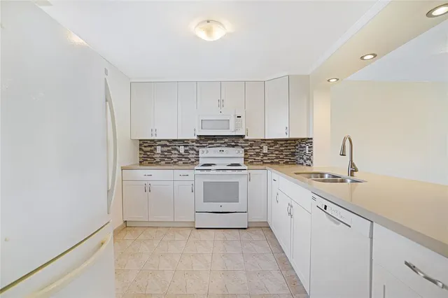 $255,000 | 111 Southeast 3rd Avenue, Unit 306, Dania Beach, FL 33004