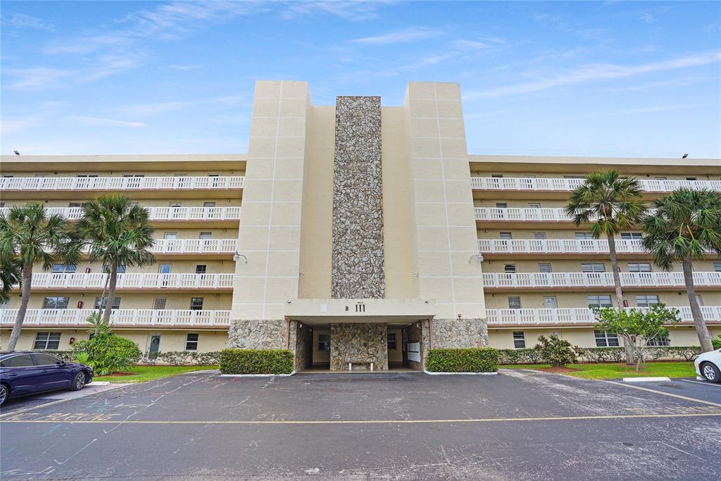 111 Southeast 3rd Avenue, Unit 306 Dania Beach, FL 33004 - Photo 41 of 43