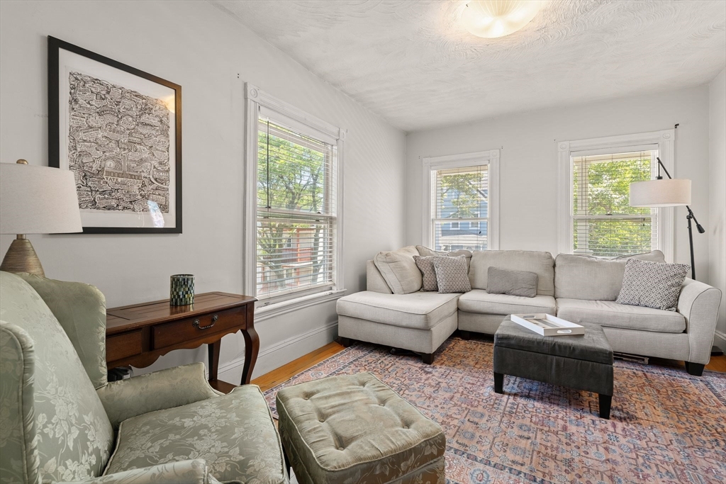 17 Windermere Road Boston, MA 02125 - Photo 5 of 38