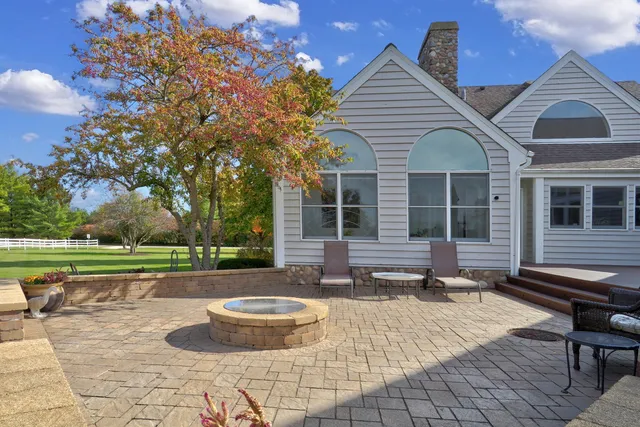 $1,050,000 | 36968 Thoroughbred Drive, Wadsworth, IL 60083