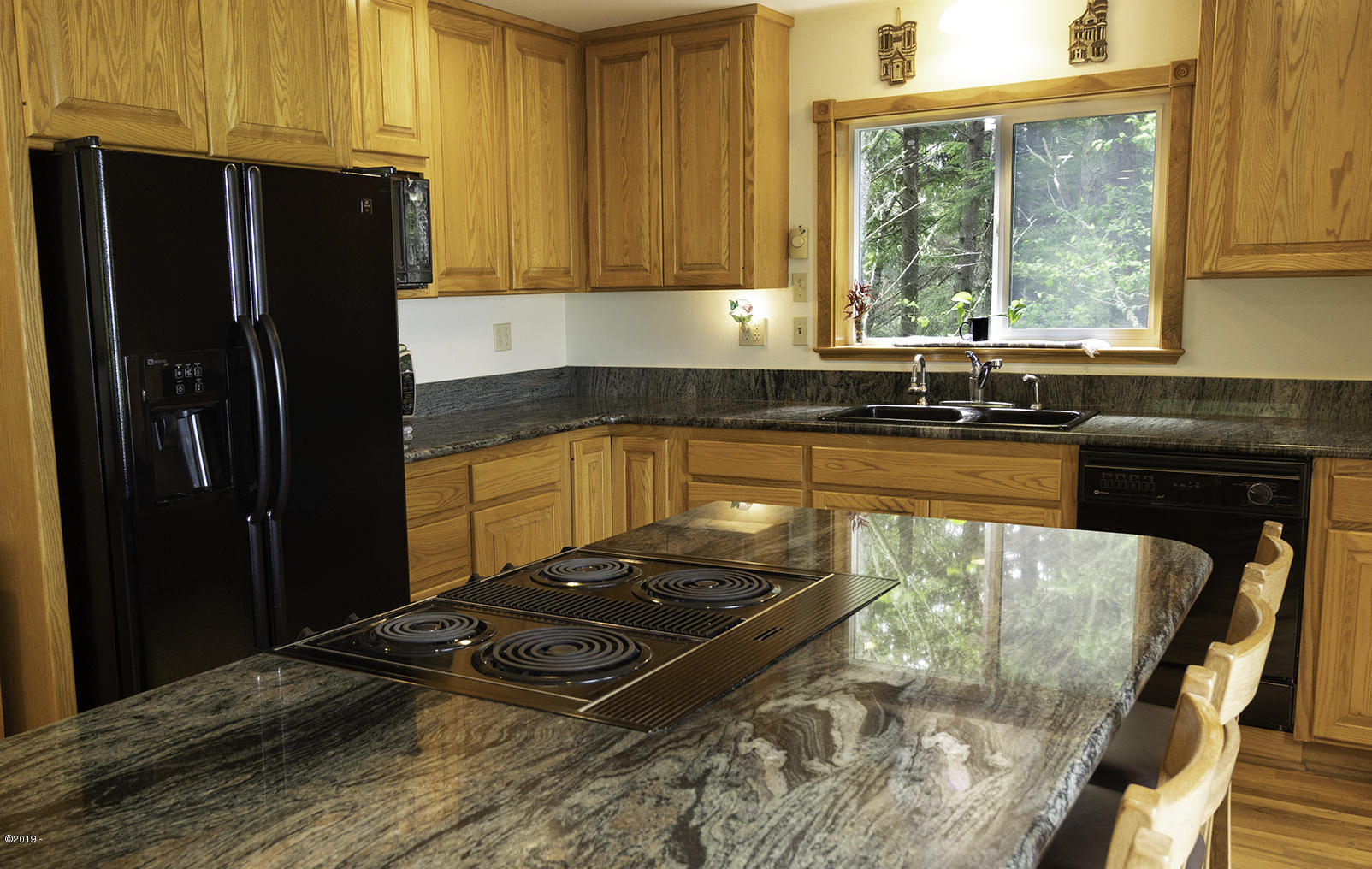 122 Reeves Circle Yachats, OR 97498 - Photo 7 of 40 Reeves C. Kitchen