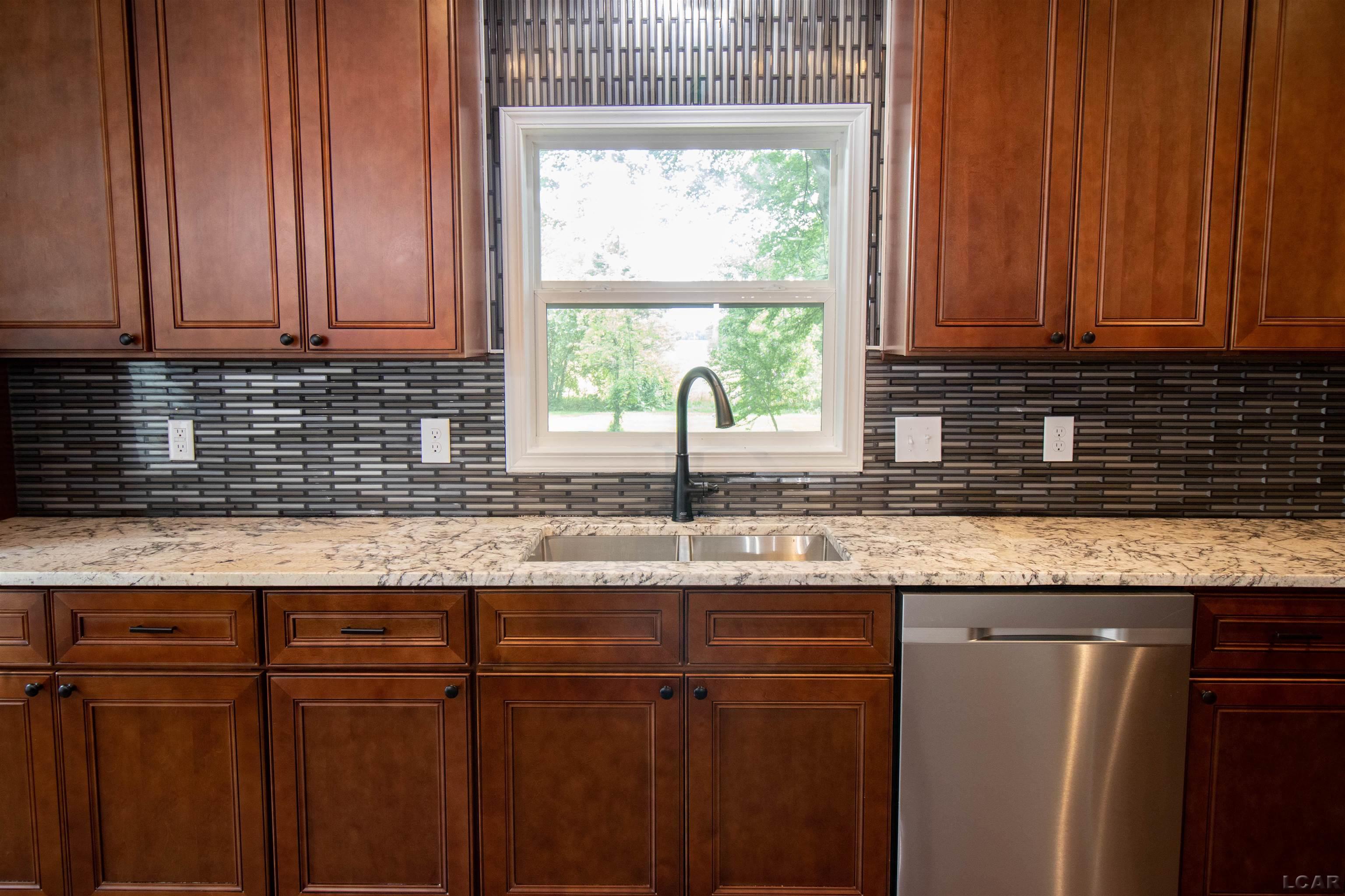 2121 East Carleton Road Adrian, MI 49221 - Photo 21 of 40 50085642-20.JPG