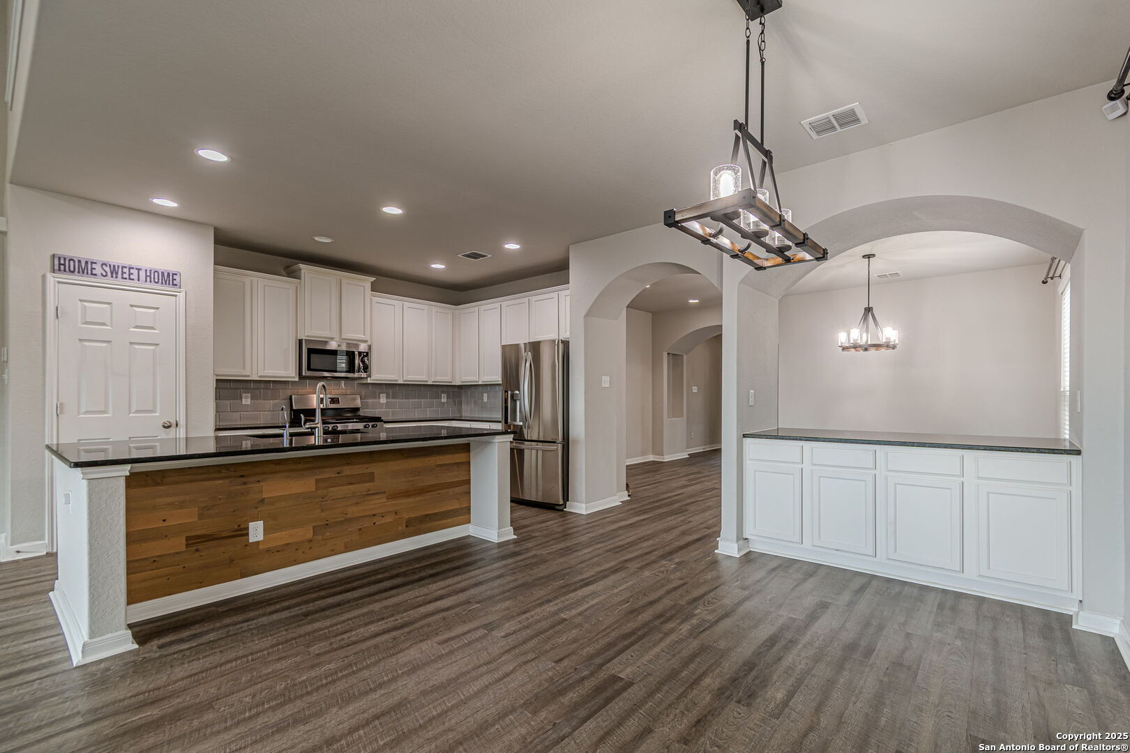 8922 Grand Western Converse, TX 78109 - Photo 24 of 77