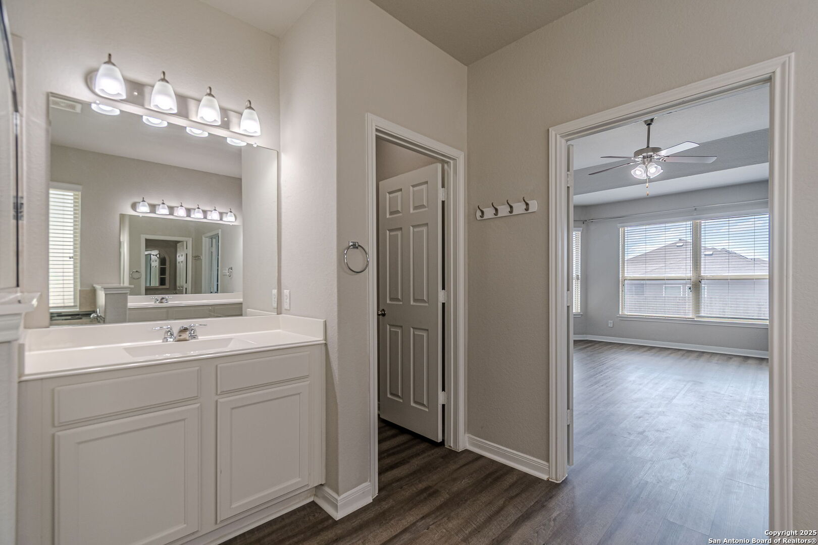 8922 Grand Western Converse, TX 78109 - Photo 38 of 77