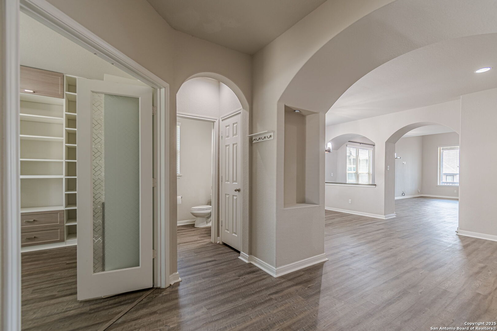 8922 Grand Western Converse, TX 78109 - Photo 4 of 77