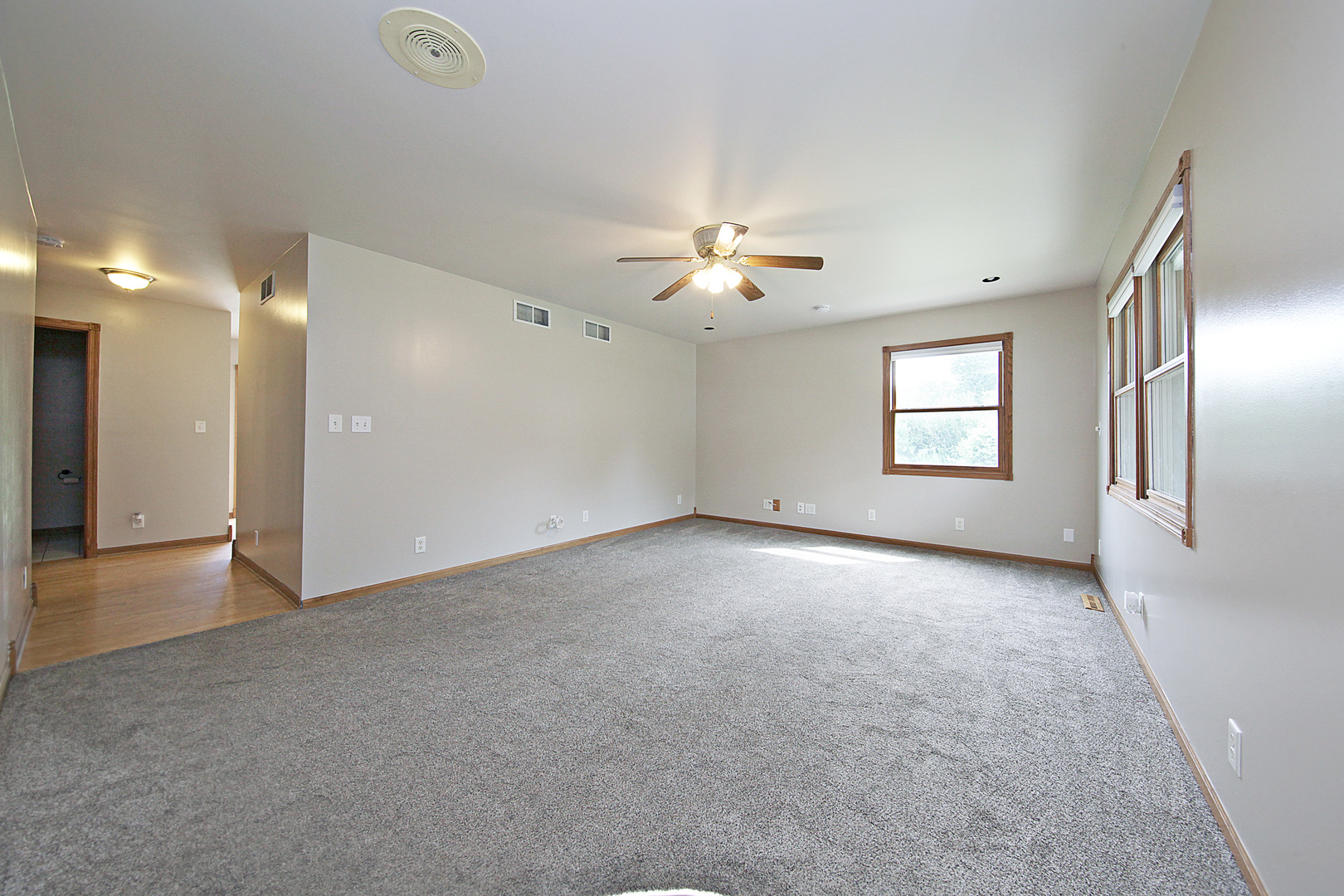 160 Hillsman Lane Seneca, IL 61360 - Photo 2 of 27