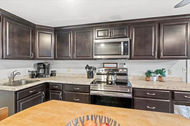 $450,000 | 73 West Main Street, Hillsborough, NH 03244