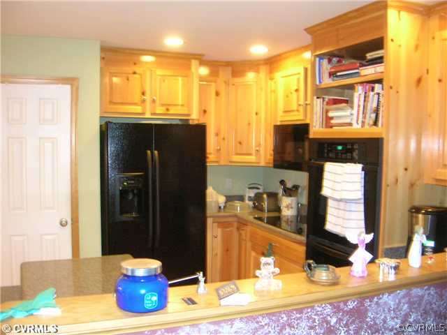 3900 Union Branch Road Petersburg, VA 23805 - Photo 6 of 12 Kitchen