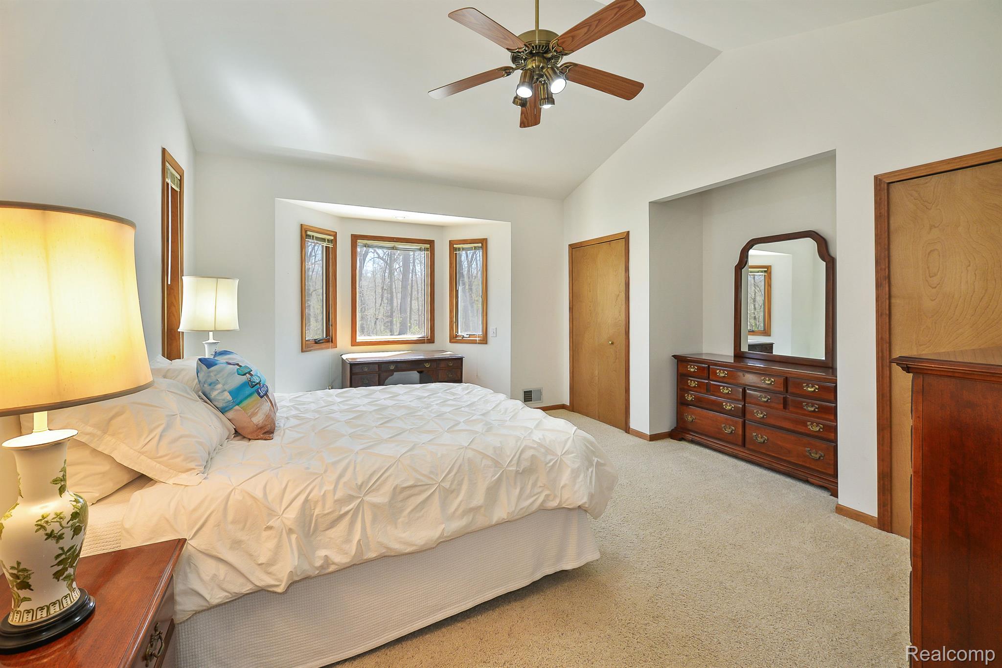 3724 Colonial Pinckney, MI 48169 - Photo 21 of 30 Gallery Image 21