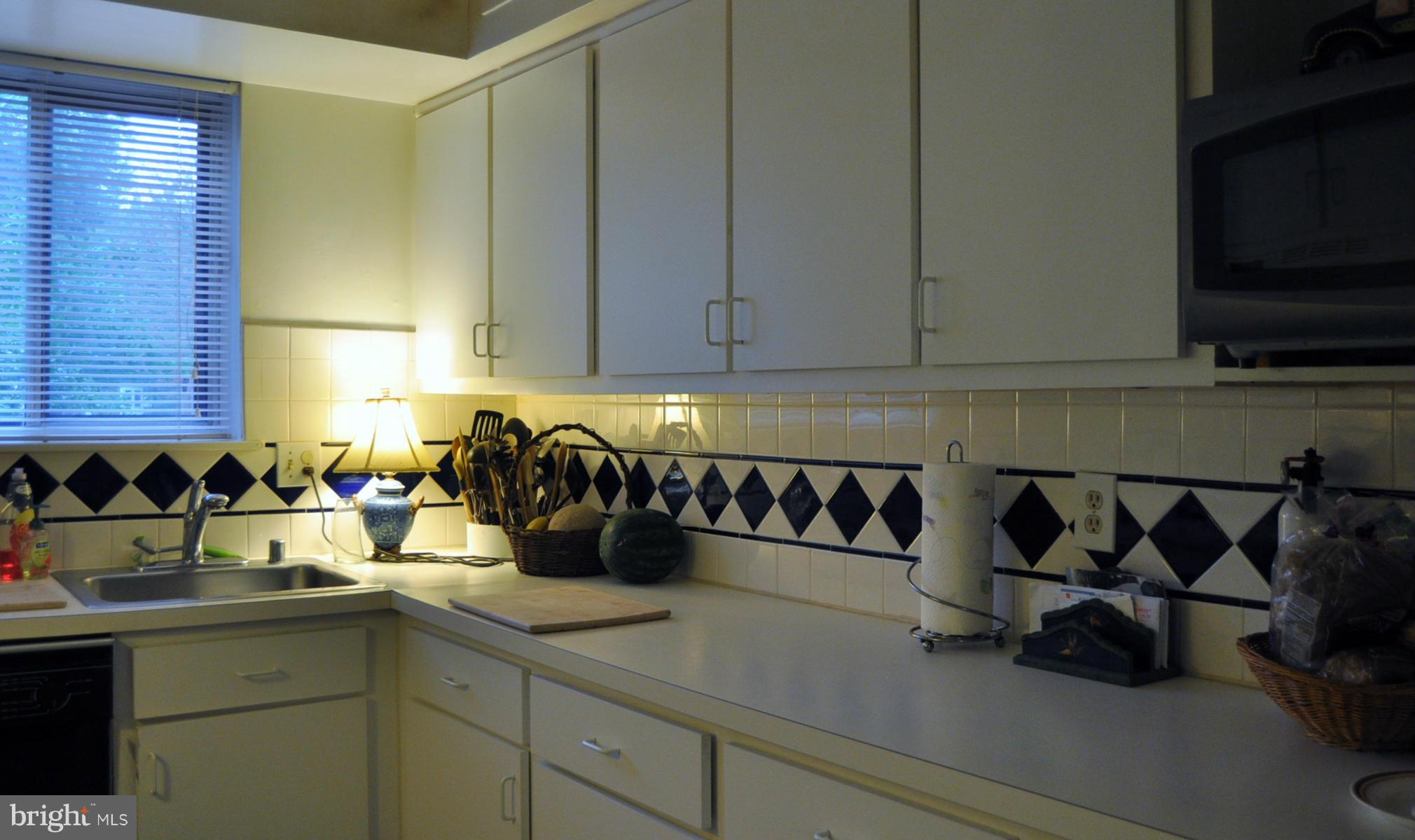 11057 Saffold Way Reston, VA 20190 - Photo 11 of 30 Kitchen