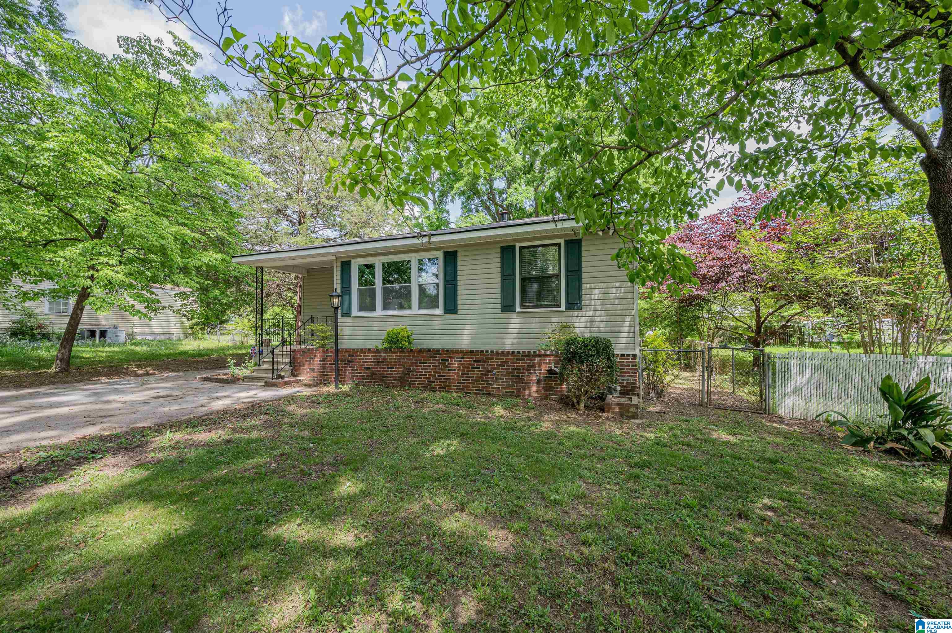 112 Hart Avenue Bessemer, AL 35023 - Photo 2 of 36