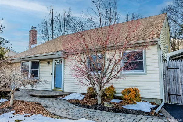 $699,000 | 193 Glen Summer Road, Holbrook, NY 11741