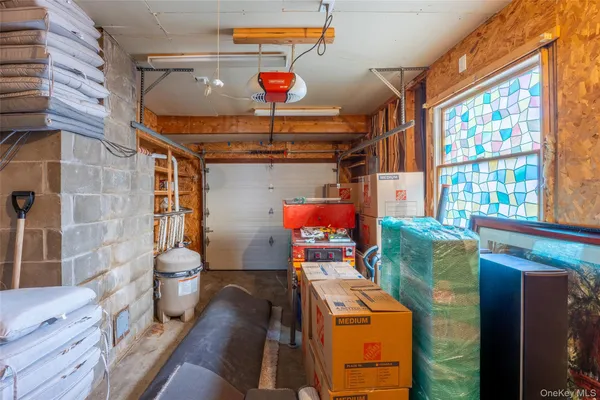 $699,000 | 193 Glen Summer Road, Holbrook, NY 11741