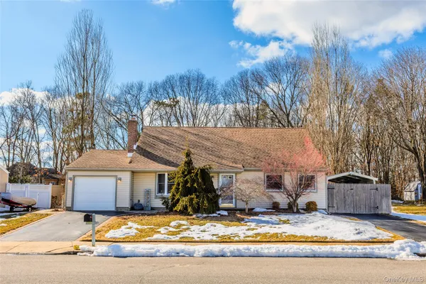 $699,000 | 193 Glen Summer Road, Holbrook, NY 11741