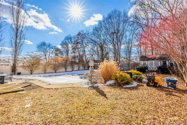 $699,000 | 193 Glen Summer Road, Holbrook, NY 11741